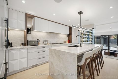Photo 11 at 238 Melrose Avenue N, Lawrence Park North, Toronto