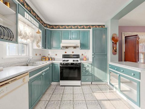 Photo 12 at 86 Caithness Avenue, Danforth, Toronto