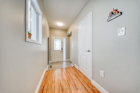 Photo 2 at 129 Fadine Road, Summerhill Estates, Newmarket