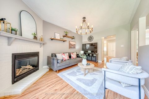Photo 10 at 129 Fadine Road, Summerhill Estates, Newmarket