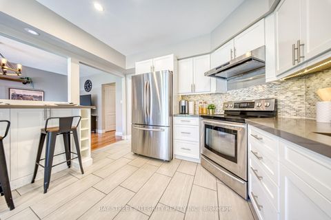 Photo 13 at 129 Fadine Road, Summerhill Estates, Newmarket