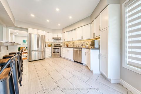 Photo 15 at 129 Fadine Road, Summerhill Estates, Newmarket