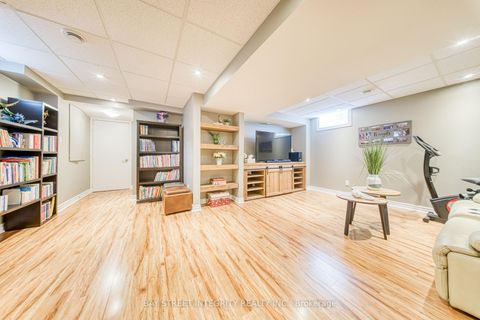 Photo 29 at 129 Fadine Road, Summerhill Estates, Newmarket