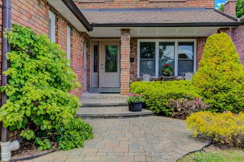 Photo 9 at 42 Lanewood Drive, Hills of St Andrew, Aurora