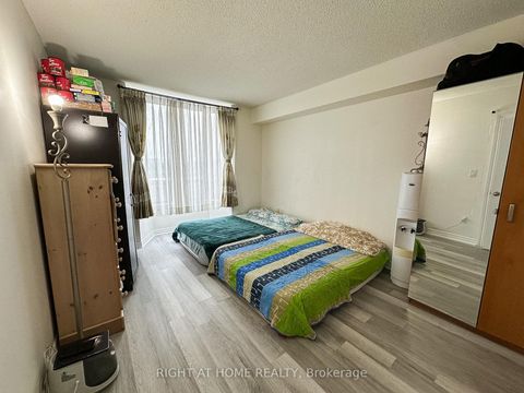 Photo 13 at 702 - 2088 Lawrence Avenue W, Weston, Toronto