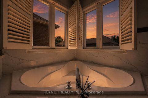 Photo 6 at 36 Newbridge Avenue N, Oak Ridges, Richmond Hill
