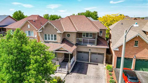 Photo 7 at 36 Newbridge Avenue N, Oak Ridges, Richmond Hill