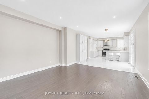 Photo 15 at 36 Newbridge Avenue N, Oak Ridges, Richmond Hill