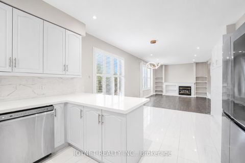 Photo 16 at 36 Newbridge Avenue N, Oak Ridges, Richmond Hill