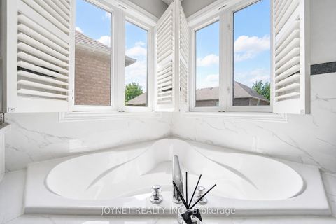 Photo 25 at 36 Newbridge Avenue N, Oak Ridges, Richmond Hill