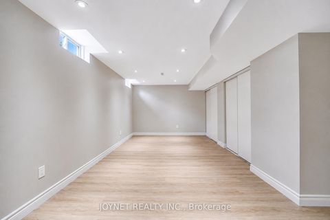 Photo 36 at 36 Newbridge Avenue N, Oak Ridges, Richmond Hill