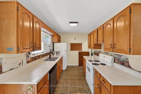 Photo 3 at 211 McCrea Drive, Stayner, Clearview