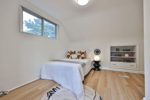 Photo 28 at 81 Yorkview Drive, Willowdale West, Toronto
