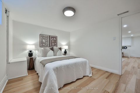 Photo 34 at 81 Yorkview Drive, Willowdale West, Toronto