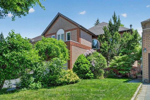 Photo 1 at 43 Rockwood Crescent, Beverley Glen, Vaughan