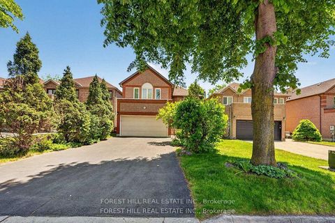 Photo 2 at 43 Rockwood Crescent, Beverley Glen, Vaughan