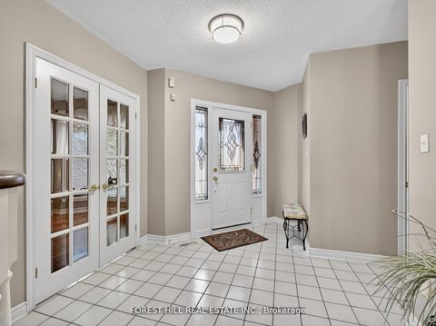 Photo 4 at 43 Rockwood Crescent, Beverley Glen, Vaughan