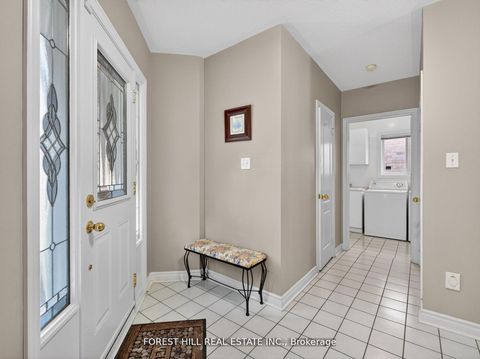 Photo 5 at 43 Rockwood Crescent, Beverley Glen, Vaughan
