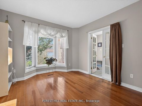 Photo 7 at 43 Rockwood Crescent, Beverley Glen, Vaughan