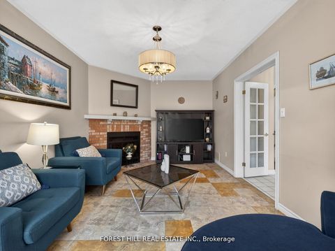 Photo 10 at 43 Rockwood Crescent, Beverley Glen, Vaughan