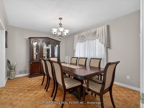 Photo 11 at 43 Rockwood Crescent, Beverley Glen, Vaughan