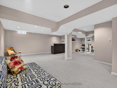 Photo 31 at 43 Rockwood Crescent, Beverley Glen, Vaughan