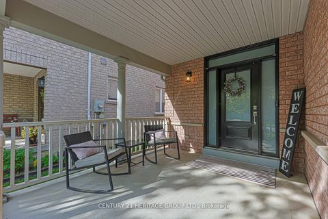 Photo 3 at 996 Oaktree Crescent, Summerhill Estates, Newmarket