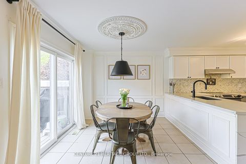 Photo 16 at 996 Oaktree Crescent, Summerhill Estates, Newmarket