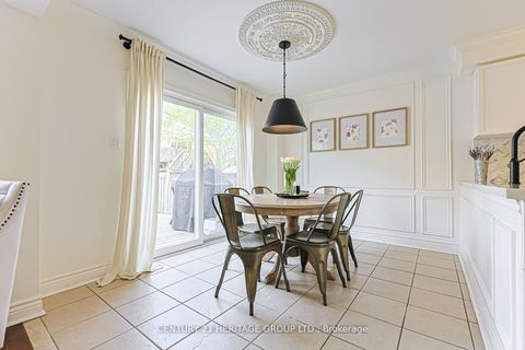 Photo 17 at 996 Oaktree Crescent, Summerhill Estates, Newmarket