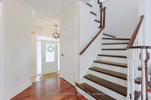 Photo 21 at 996 Oaktree Crescent, Summerhill Estates, Newmarket