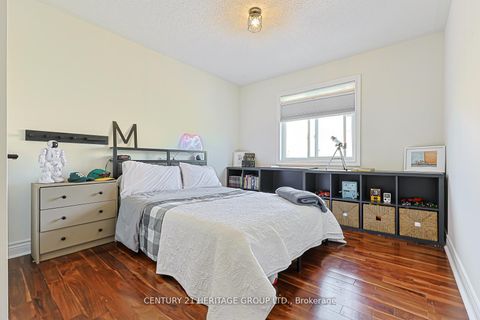 Photo 27 at 996 Oaktree Crescent, Summerhill Estates, Newmarket
