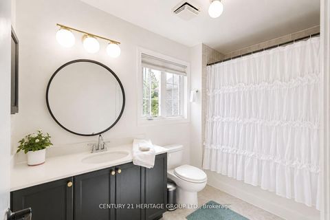 Photo 35 at 996 Oaktree Crescent, Summerhill Estates, Newmarket