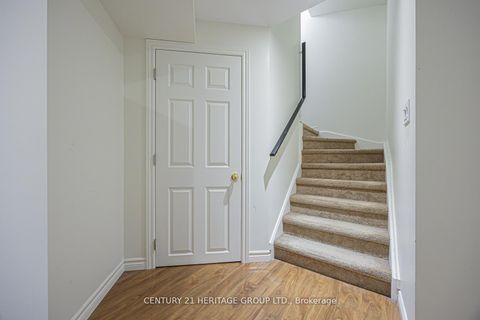 Photo 38 at 996 Oaktree Crescent, Summerhill Estates, Newmarket