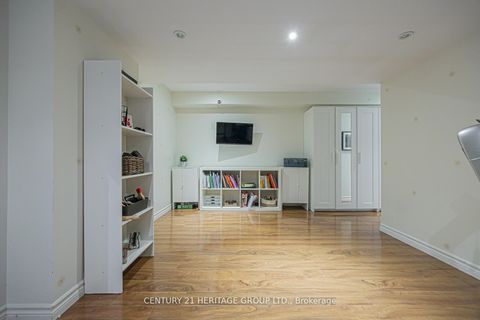 Photo 40 at 996 Oaktree Crescent, Summerhill Estates, Newmarket