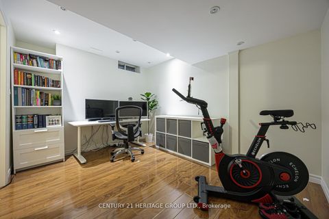 Photo 41 at 996 Oaktree Crescent, Summerhill Estates, Newmarket