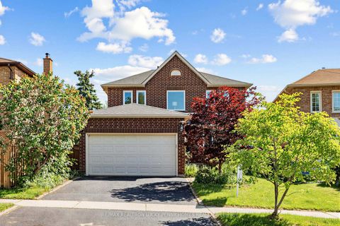 Photo 1 at 19 Norwich Drive, Raymerville, Markham