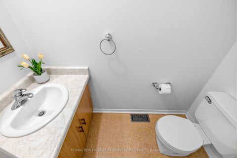 Photo 5 at 19 Norwich Drive, Raymerville, Markham
