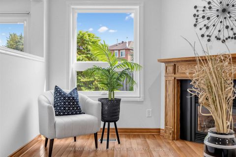 Photo 16 at 19 Norwich Drive, Raymerville, Markham