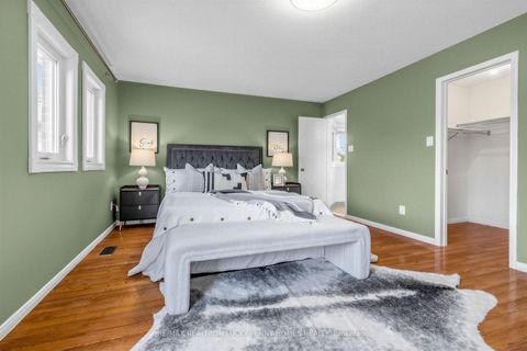 Photo 19 at 19 Norwich Drive, Raymerville, Markham