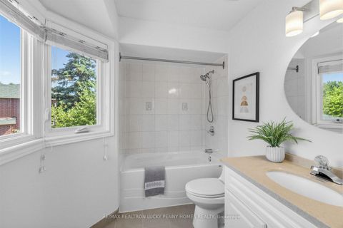 Photo 20 at 19 Norwich Drive, Raymerville, Markham