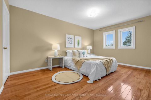 Photo 22 at 19 Norwich Drive, Raymerville, Markham