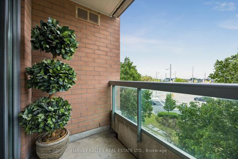 Photo 13 at 302 - 745 New Westminster Drive, Brownridge, Vaughan