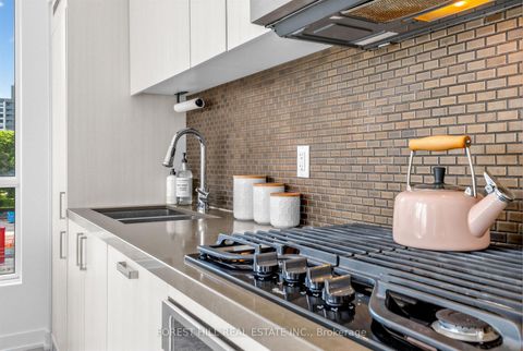Photo 8 at 326 - 501 St Clair Avenue W, Casa Loma, Toronto