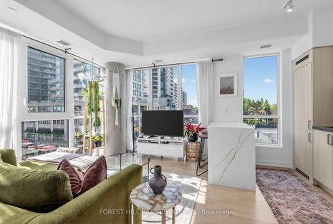 Photo 9 at 326 - 501 St Clair Avenue W, Casa Loma, Toronto