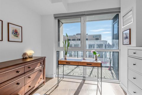 Photo 16 at 326 - 501 St Clair Avenue W, Casa Loma, Toronto