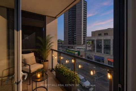Photo 17 at 326 - 501 St Clair Avenue W, Casa Loma, Toronto