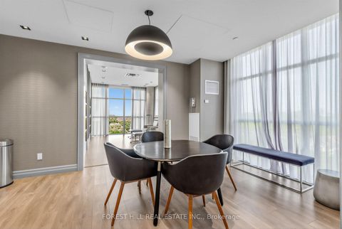 Photo 23 at 326 - 501 St Clair Avenue W, Casa Loma, Toronto