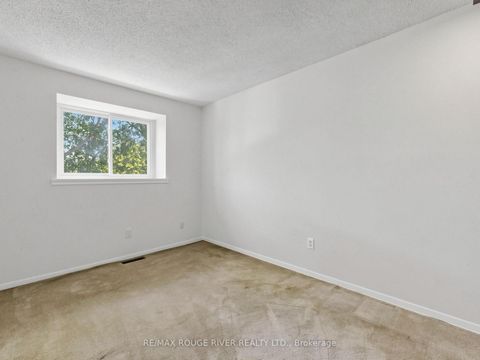 Photo 11 at 141 - 25 Collinsgrove Road, West Hill, Toronto
