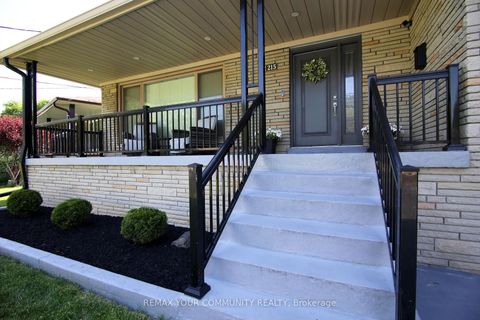 Photo 3 at 215 Honiton Street, Bathurst Manor, Toronto