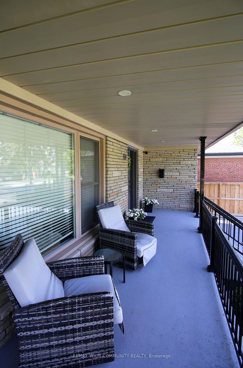Photo 4 at 215 Honiton Street, Bathurst Manor, Toronto